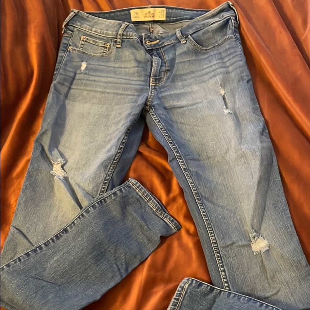 HOLLISTER Slightly Distressed Jeans 👖